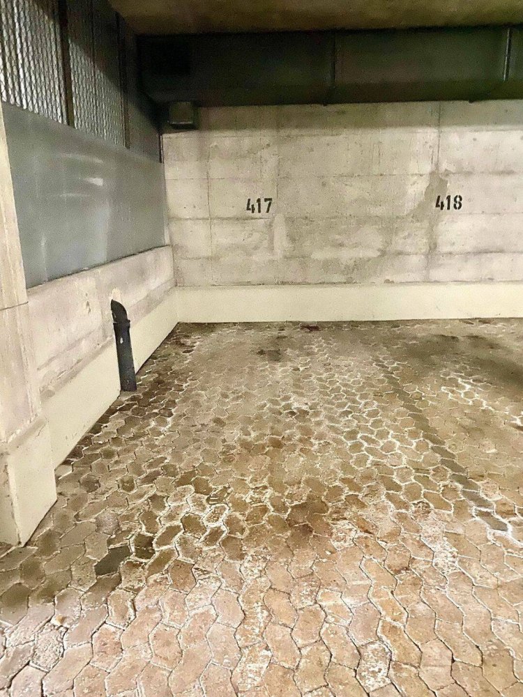  Parking in Munich, Germany No. 323456