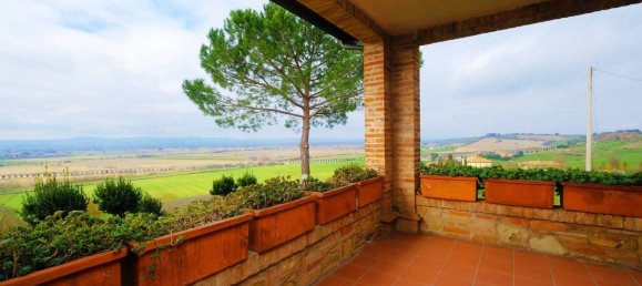 4 bedrooms Villa in Montepulciano, Italy No. 197178 9