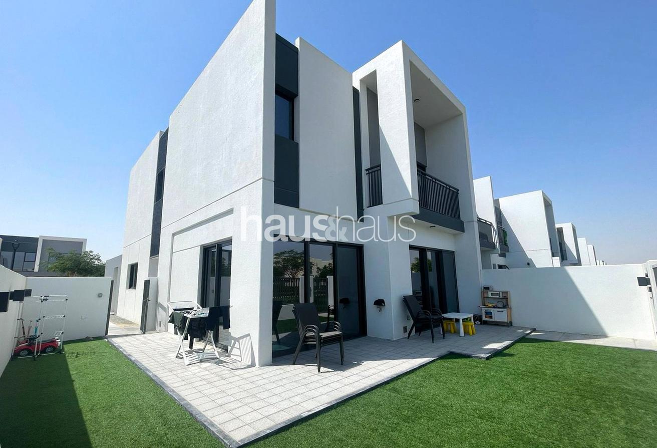 4 غرف نوم فيلا في Dubai Land, UAE رقم 100356