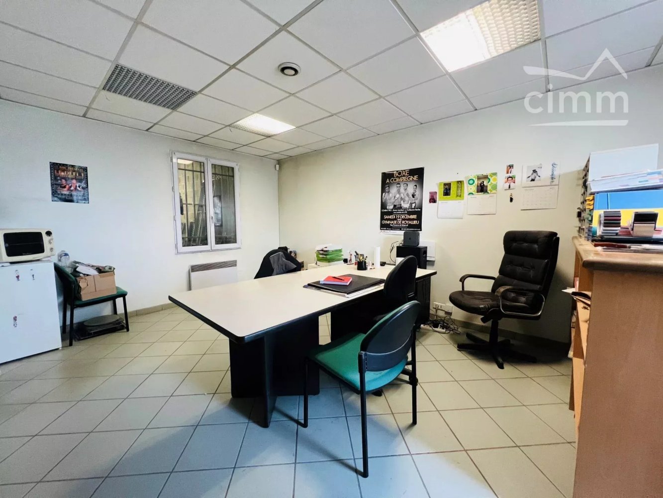  عقار تجاري في Compiegne, France 350متر مربع رقم 92662