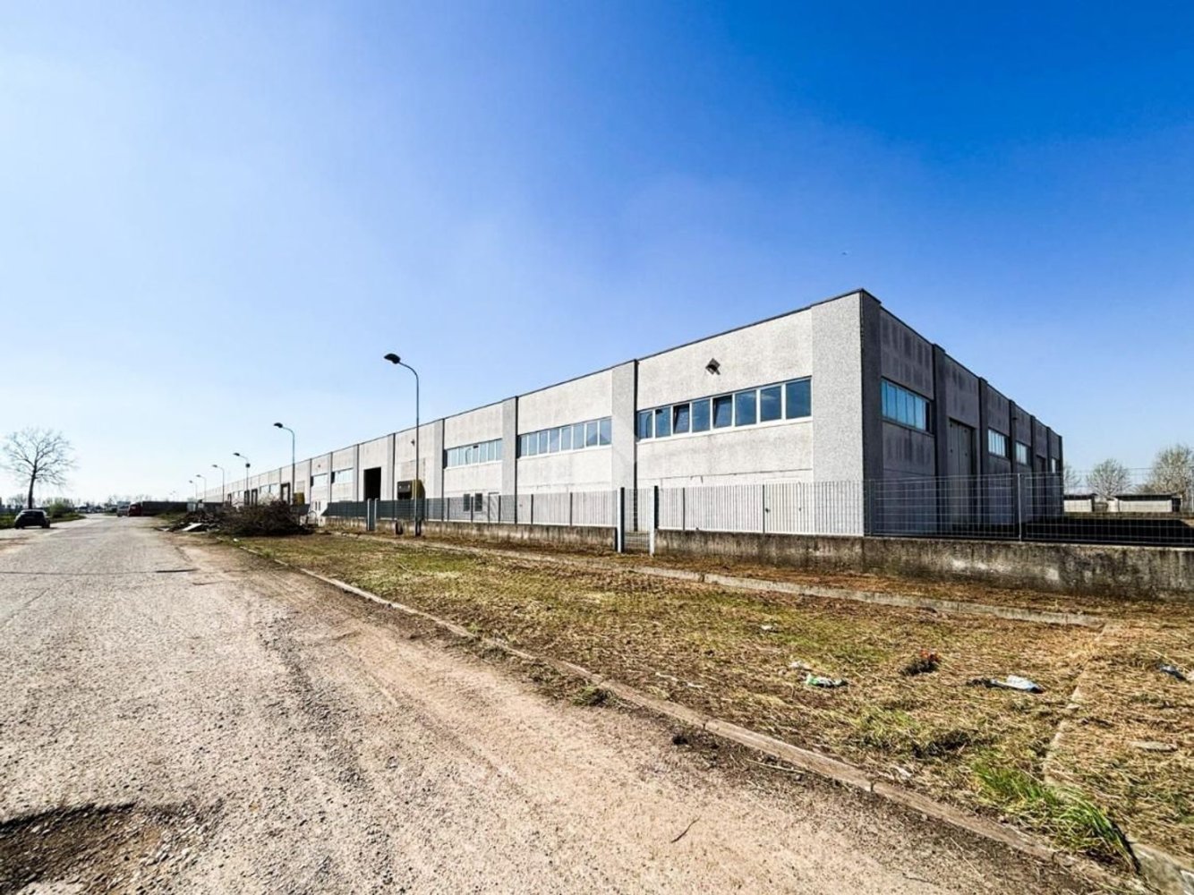 Entrepôt à Offlaga, Italy 2000m² No. 52690