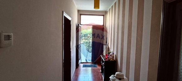 4-Zimmer Haus in Fossato di Vico, Italy, Nr. 7441 3