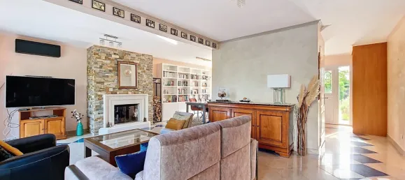 5 bedrooms House in Limours, France No. 323566 3