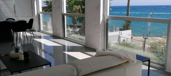 Apartamento de 3 dormitorios en Limassol, Cyprus No. 35334 2