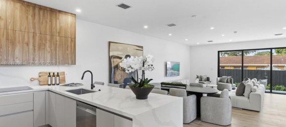 4 dormitorios dúplex en venta en Miami, Miami-Dade, Florida, USA № 614195 16