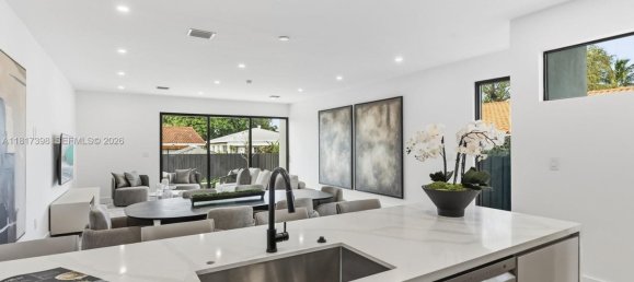 4 dormitorios dúplex en venta en Miami, Miami-Dade, Florida, USA № 614195 19