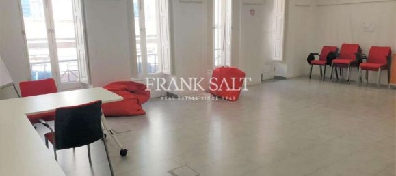 230m² Office in Valletta, Malta No. 12253 8