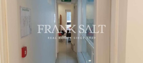 230m² Office in Valletta, Malta No. 12253 5