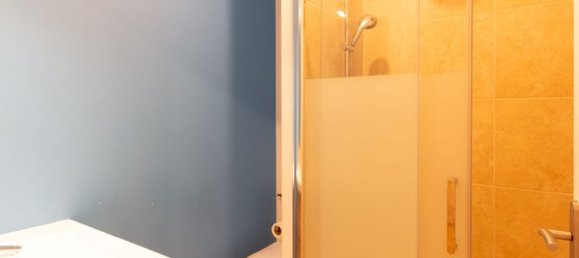 4 bedrooms Apartment in Marseille, France No. 312713 8