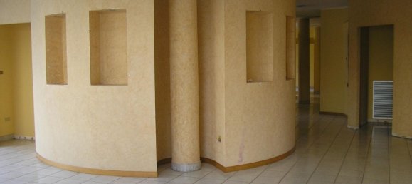 6 rooms Commercial property in Martinsicuro, Italy No. 98232 5