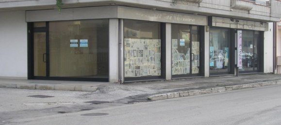6 rooms Commercial property in Martinsicuro, Italy No. 98232 2