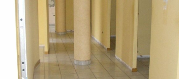 6 rooms Commercial property in Martinsicuro, Italy No. 98232 8