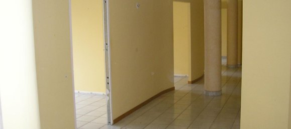 6 rooms Commercial property in Martinsicuro, Italy No. 98232 9