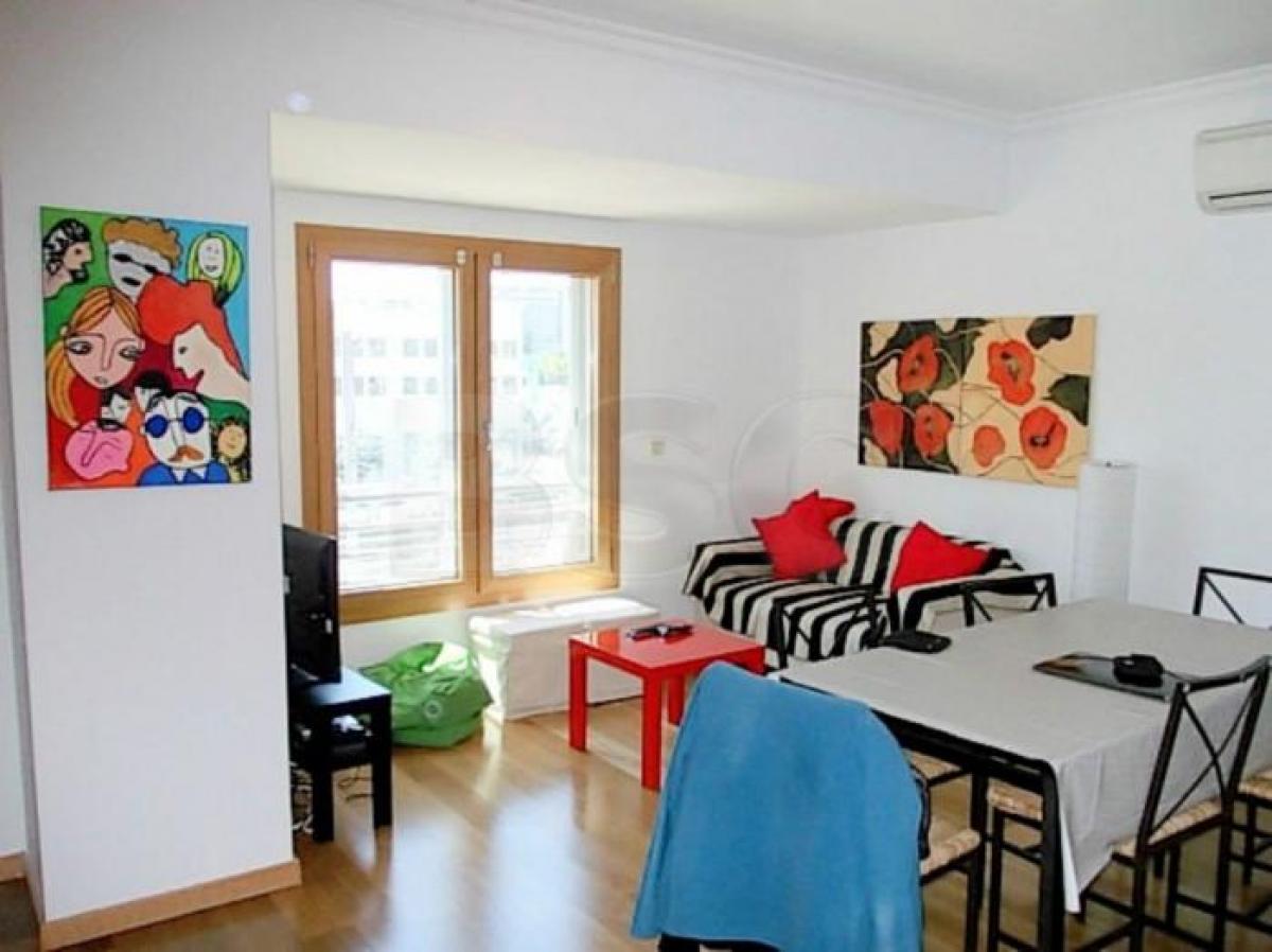 3 bedrooms Apartment in Lisbon, Portugal No. 5220