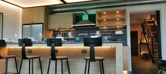 6 bedrooms Condo in Bangkok, Thailand No. 6681 6