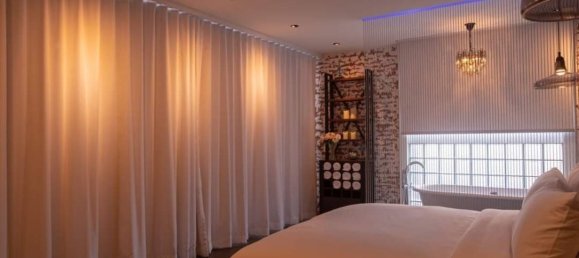 6 bedrooms Condo in Bangkok, Thailand No. 6681 10