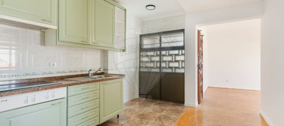 3 bedrooms Apartment in Lisbon, Portugal No. 169646 6