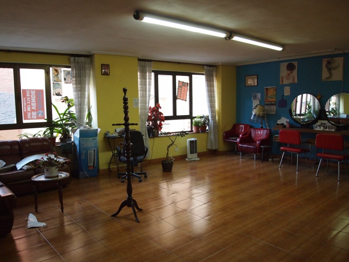 Коммерческая недвижимость с 2 спальнями в Леон, Испания № 78817