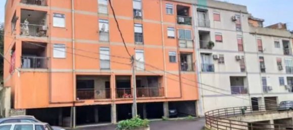 2-salle Appartement à Catania, Italy No. 45249 6