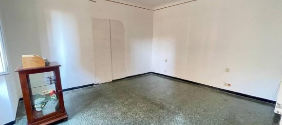 3-Zimmer Wohnung in Genoa, Italy, Nr. 36810 11