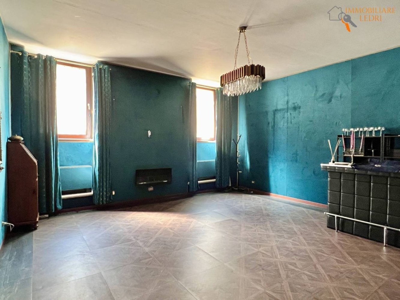 3 rooms Office in Verona, Italy No. 371030