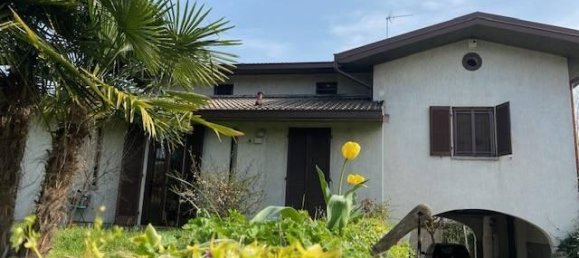 6 rooms Villa in Settimo Milanese, Italy No. 25579 2