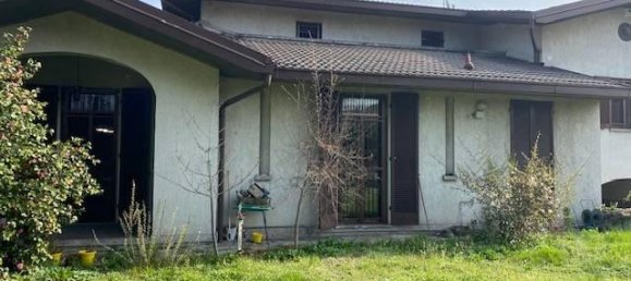 6 rooms Villa in Settimo Milanese, Italy No. 25579 4