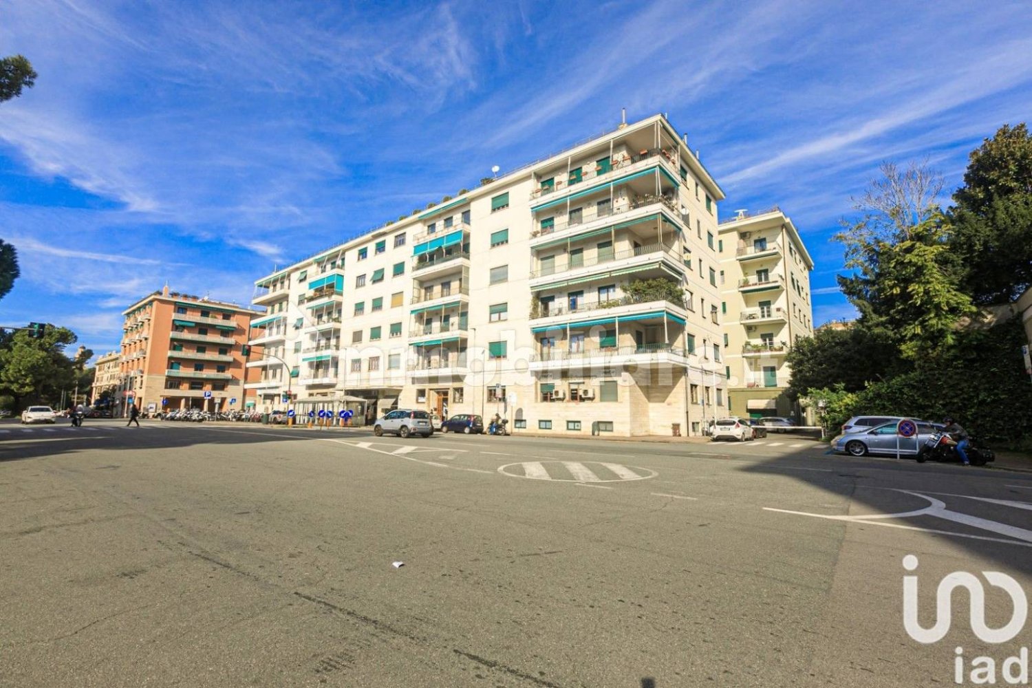 4 bedrooms Apartment in Genoa, Italy No. 27908