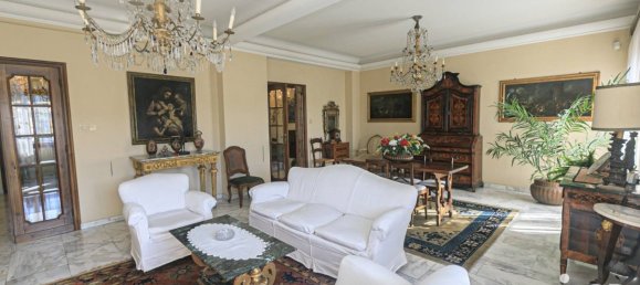 4 bedrooms Apartment in Genoa, Italy No. 27908 8