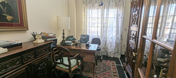 4 bedrooms Apartment in Genoa, Italy No. 27908 6