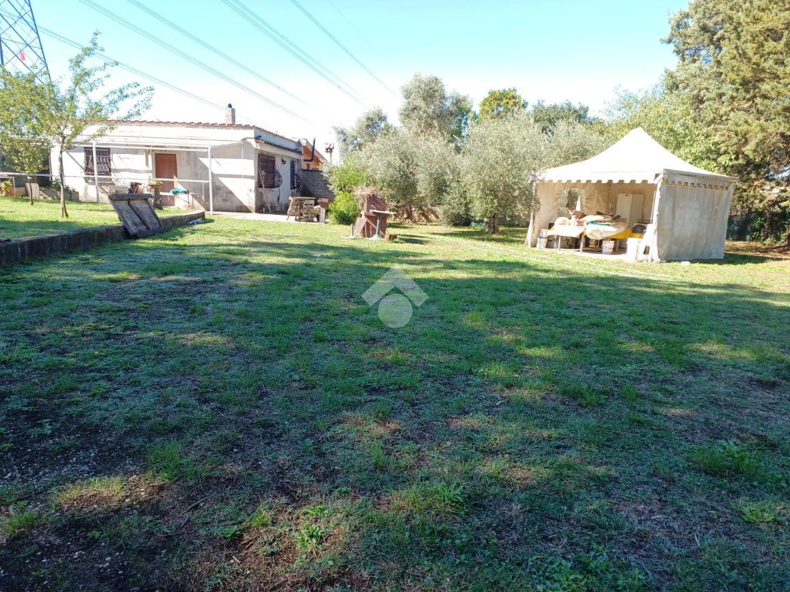 2-salle Maison à Nepi, Italy No. 110378