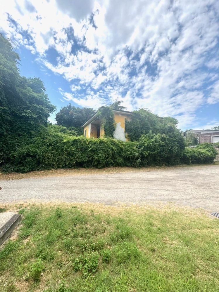 2500m² Land in Giussago, Italy No. 167562