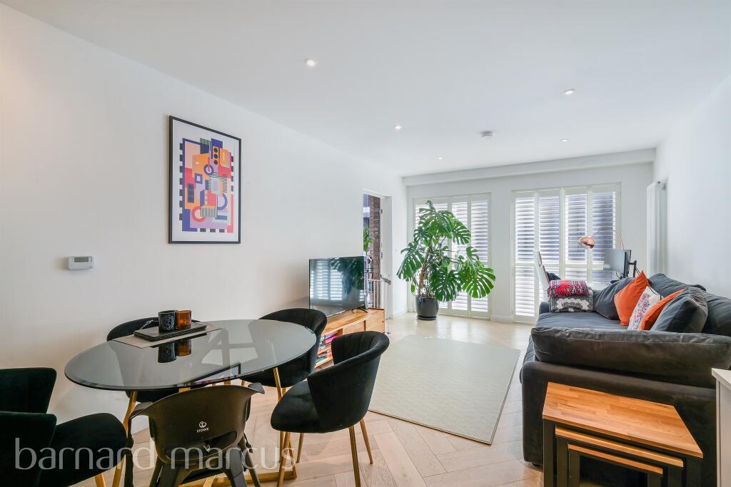 2 bedrooms Apartment in London, United Kingdom No. 9630