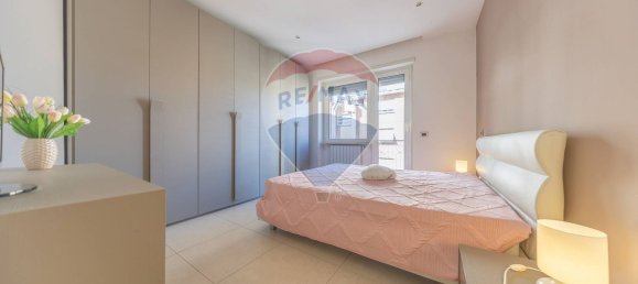 4 bedrooms Apartment in Rome, Italy No. 372126 21