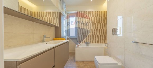 4 bedrooms Apartment in Rome, Italy No. 372126 29