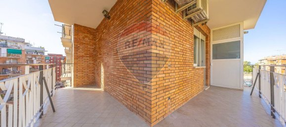 4 bedrooms Apartment in Rome, Italy No. 372126 16