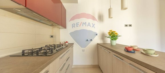 4 bedrooms Apartment in Rome, Italy No. 372126 18