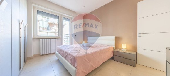 4 bedrooms Apartment in Rome, Italy No. 372126 22