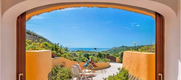 Villa de 7 dormitorios en Santa Teresa Gallura, Italy No. 325953 4