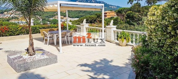 3 bedrooms Villa in Lloret de Mar, Spain No. 13294 3