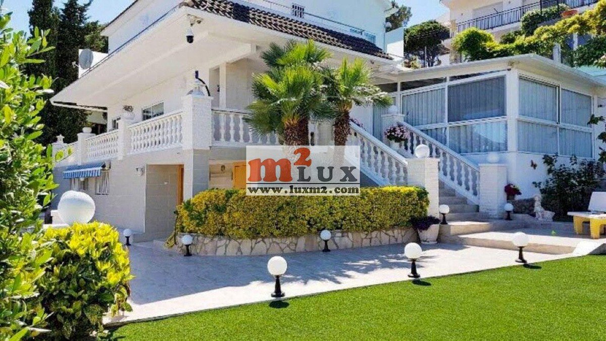 3 bedrooms Villa in Lloret de Mar, Spain No. 13294