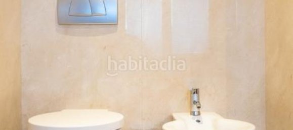 Apartamento de 3 dormitorios en Marbella, Spain No. 20713 13