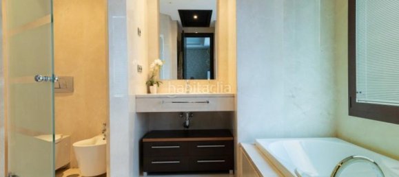 Apartamento de 3 dormitorios en Marbella, Spain No. 20713 7