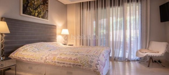 Apartamento de 3 dormitorios en Marbella, Spain No. 20713 6