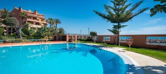 Apartamento de 3 dormitorios en Marbella, Spain No. 20713 4