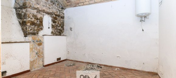 135m² Commercial property in Rome, Italy No. 61688 7