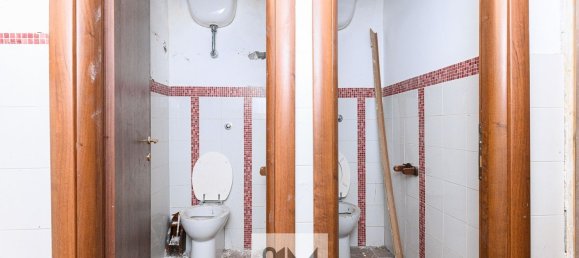 135m² Commercial property in Rome, Italy No. 61688 23