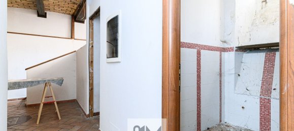 135m² Commercial property in Rome, Italy No. 61688 29