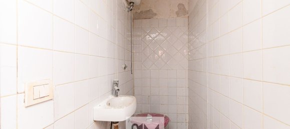 135m² Commercial property in Rome, Italy No. 61688 25