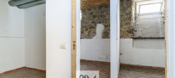 135m² Commercial property in Rome, Italy No. 61688 11